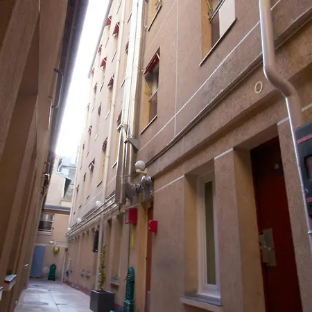 Internationale Des Jeunes Ostello