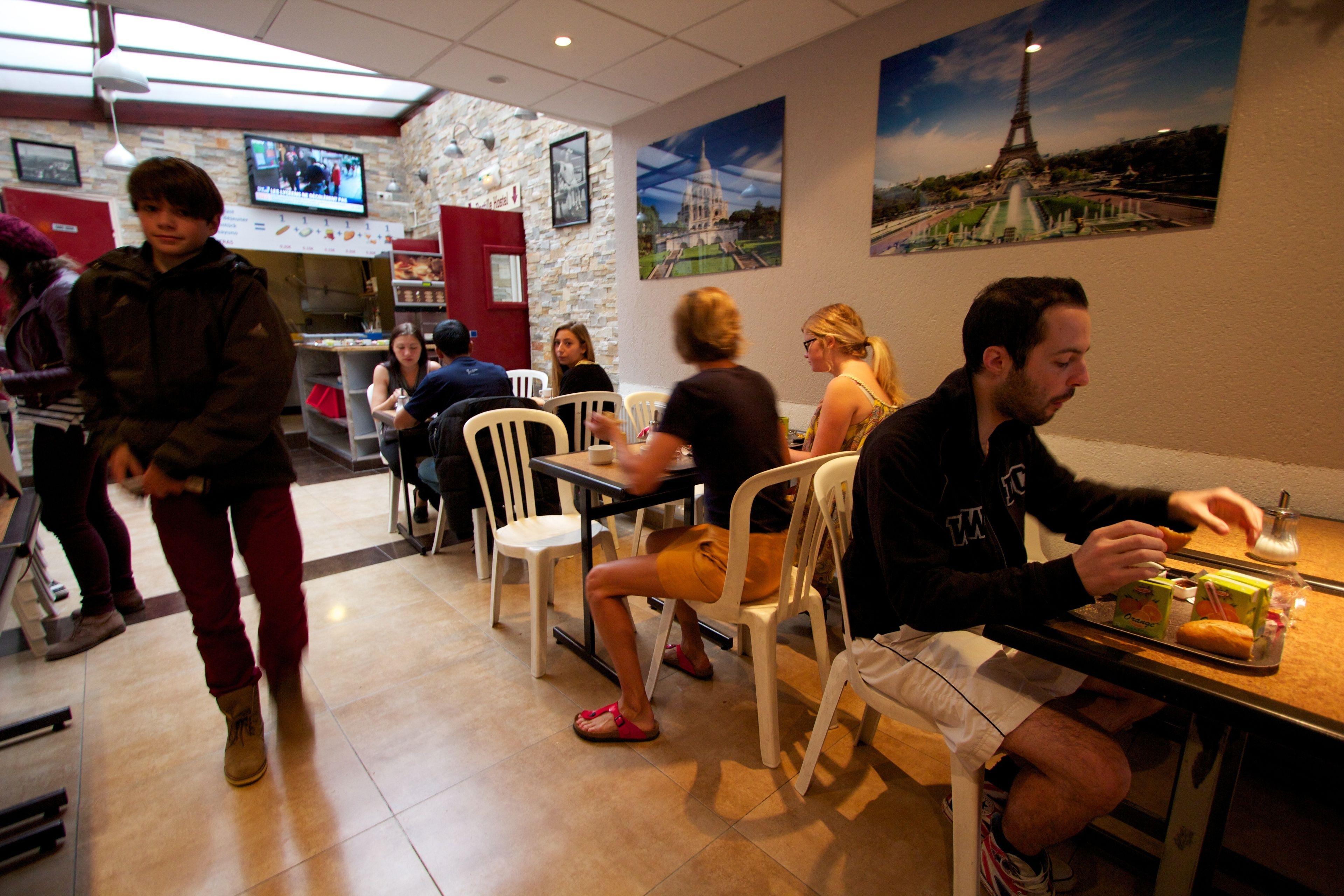 Internationale Des Jeunes Hostel