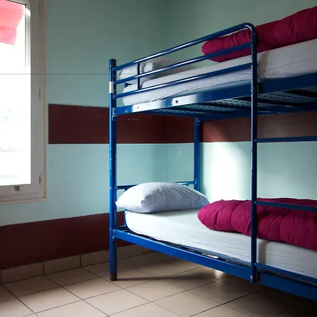 Internationale Des Jeunes Hostel *